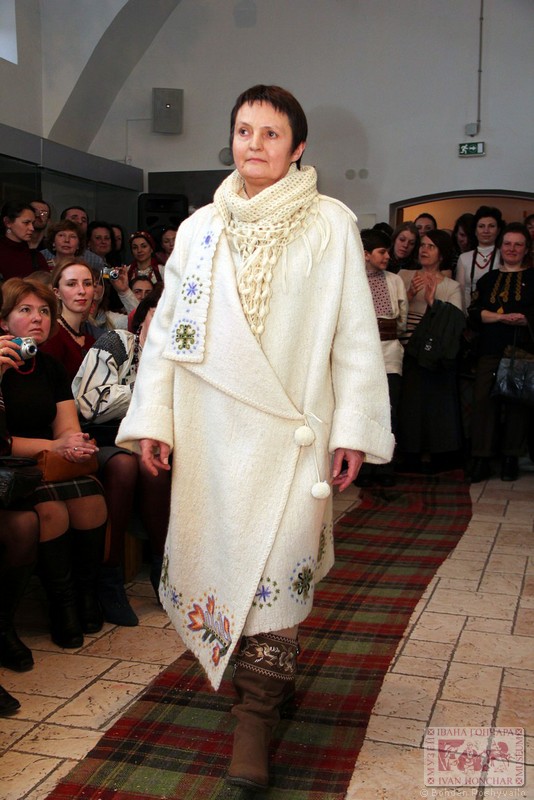 Показ українського вбрання